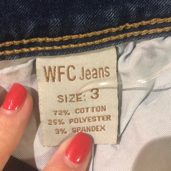 Distressed skinny jeans - Picture 3 of 4